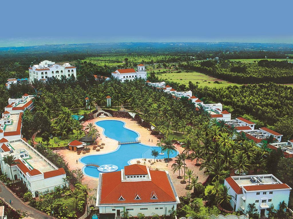 The Golden Palms Hotel & Spa Chik Banavar Exterior photo
