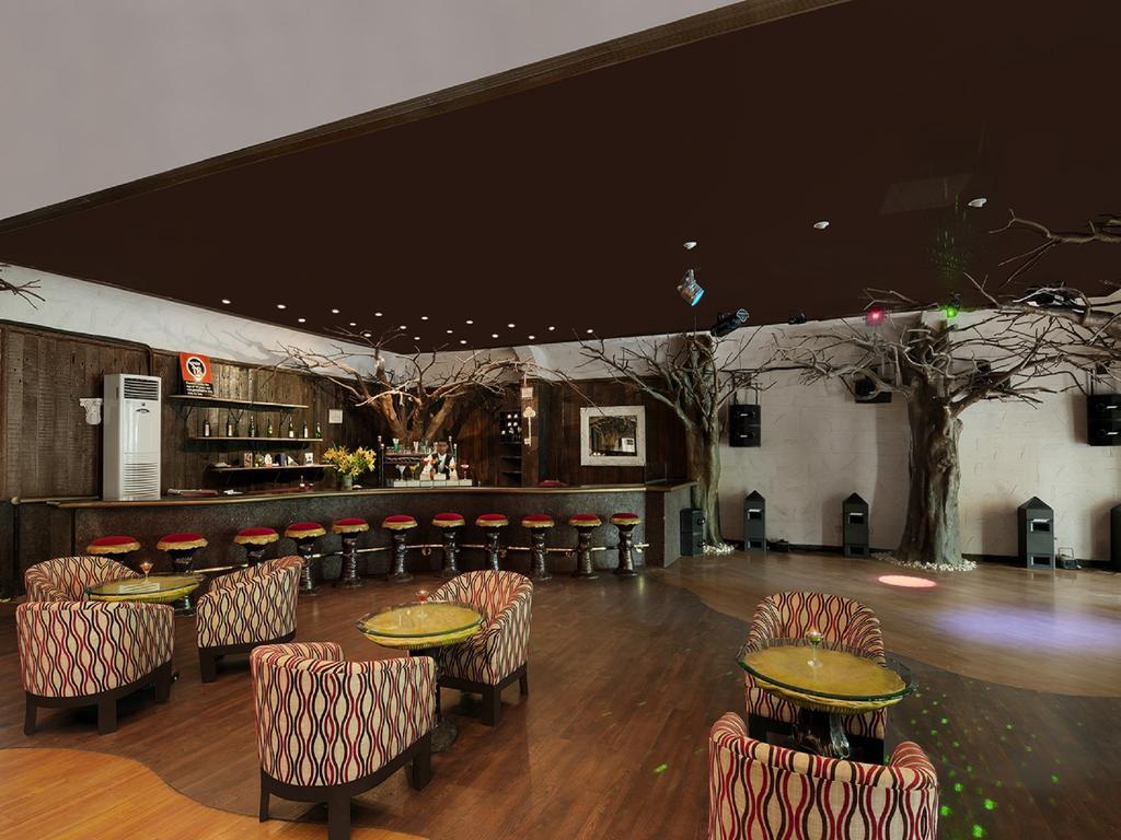 The Golden Palms Hotel & Spa Chik Banavar Exterior photo